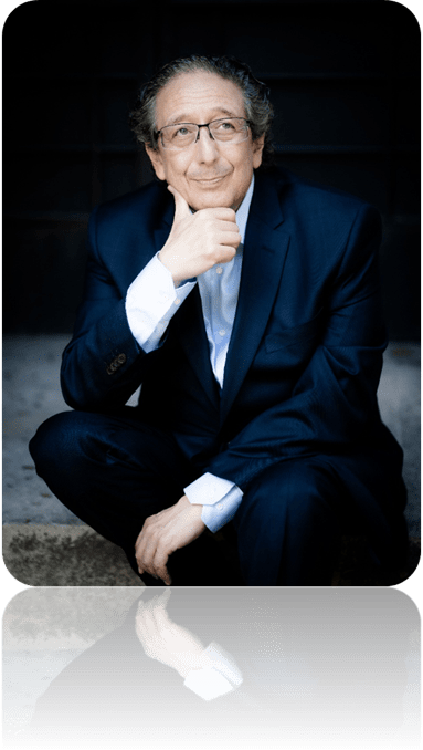 Une image contenant personne, Visage humain, sourire, habits

Le contenu g&eacute;n&eacute;r&eacute; par l&rsquo;IA peut &ecirc;tre incorrect.