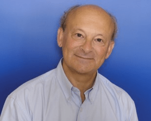 Une image contenant Visage humain, personne, sourire, homme 
Description générée automatiquement