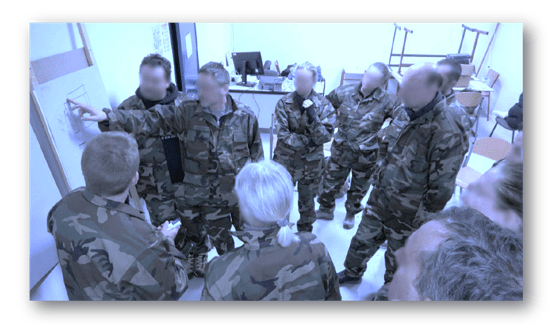 Une image contenant habits, Militaire, soldat, armée

Le contenu généré par l’IA peut être incorrect.