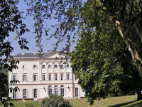 Déjeuner au Château et visite Campus HEC